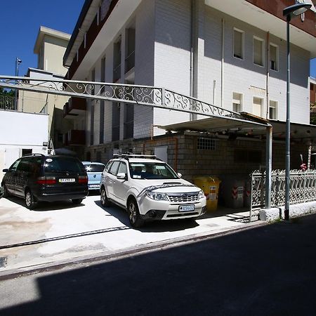 Hotel Emanuela Rimini Zewnętrze zdjęcie