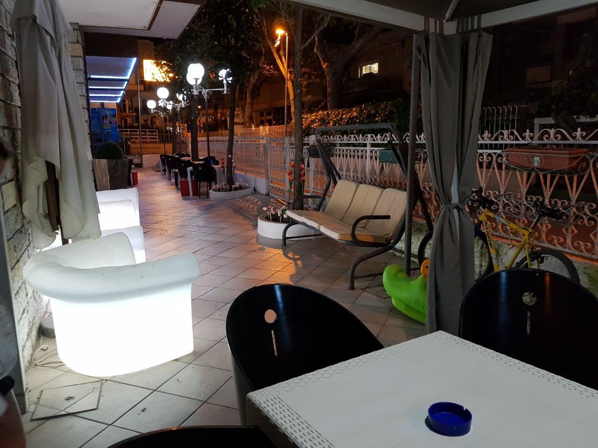 Hotel Emanuela Rimini Zewnętrze zdjęcie