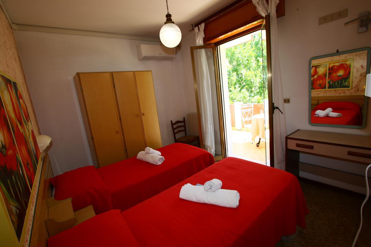 Hotel Emanuela Rimini Zewnętrze zdjęcie