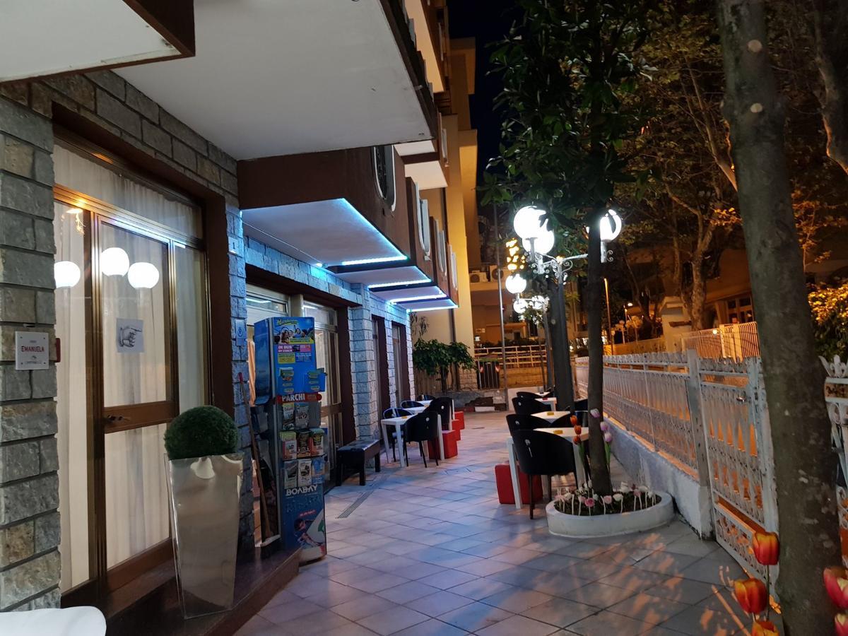 Hotel Emanuela Rimini Zewnętrze zdjęcie